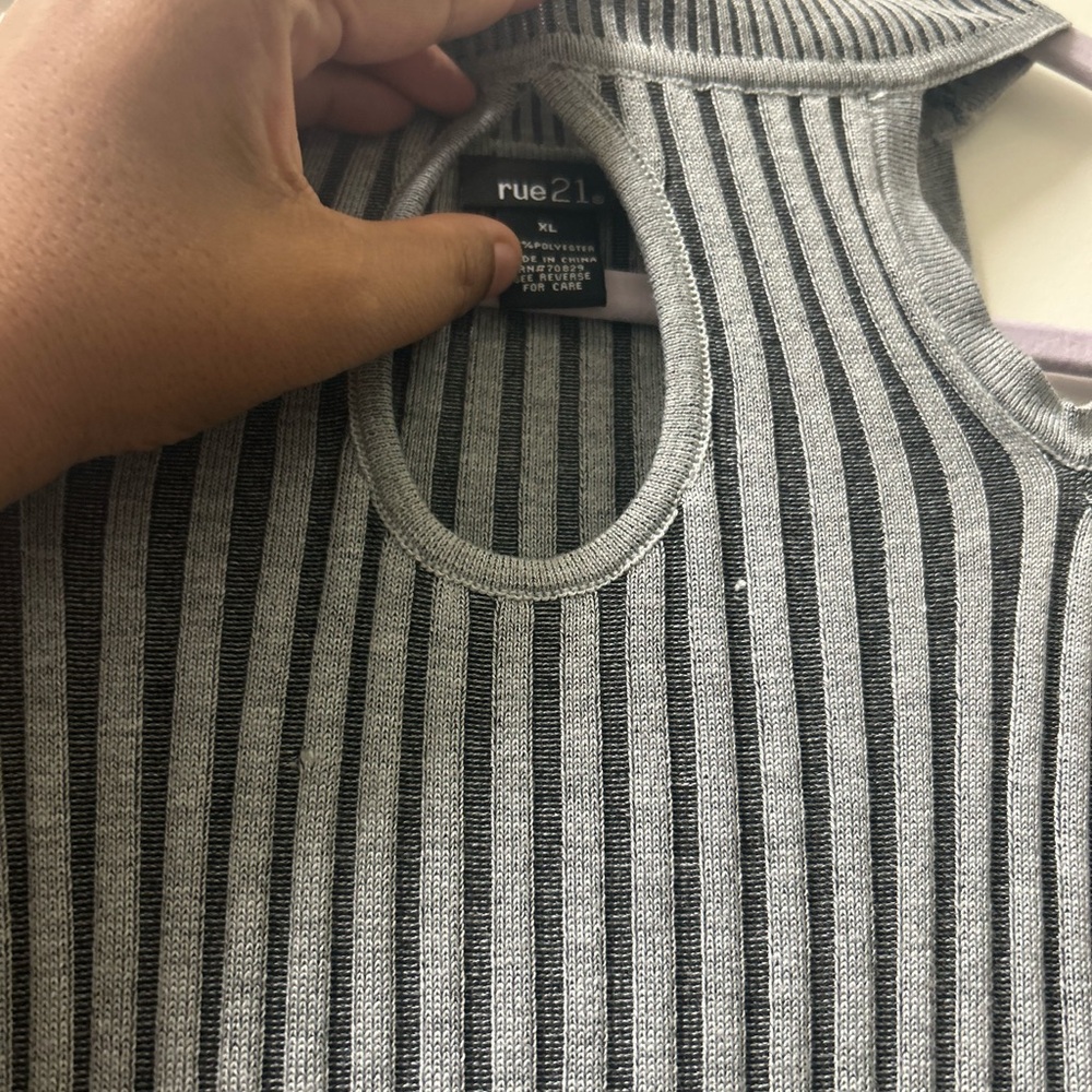 Gray Ribbed Cold Shoulder Dress - Picture 3 of 3